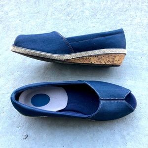 Grasshoppers “Garnet” - Denim Peep Toe Navy Slip On Low Wedge - Size 9.5(US)